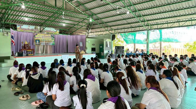 คณะคุณครูศูนย์การเรียนรู้ฯ นำนักศึกษา ดำเนินกิจกรรมในโครงการลูกเสือพลเมืองดี ยึดมั่นสุจริต เทิดทูนชาติ ศาสน์ กษัตริย์