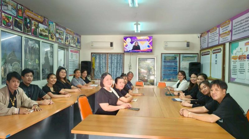 เข้ารวมรับฟังการอบรมการเสริมสร้างความรู้ความเข้าใจในเนื้อหาตามหลักสูตรฝึกอบรมการจัดกิจกรรมการเรียนรู้ความมั่นคงปลอดภัยไซเบอร์