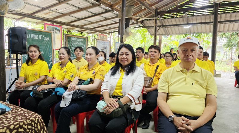 เข้าร่วมโครงการการเรียนรู้ตามรอยพระยุคลบาท สำหรับครูและบุคลากรทางการศึกษา  ของสำนักงาน สกร.ประจำจังหวัดสุพรรณบุรี กิจกรรมฐานการเรียนรู้ ฐานรักษ์น้ำ และฐานการบริหารจัดการขยะ